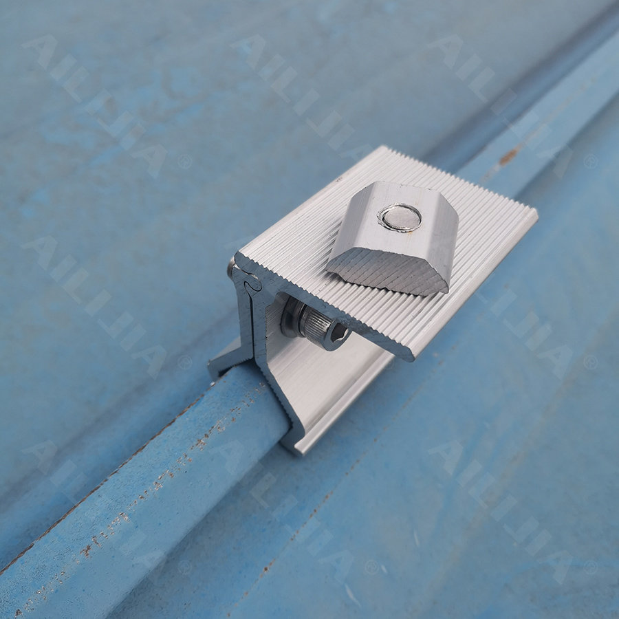 湖(hú)南(nán)鋁合金(jīn)導軌光(guāng)伏支架，如(rú)何選擇适合自(zì)己的(de)支架？